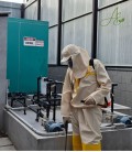 Serviço de limpeza e eliminação de mato e ervas daninhas em pátios de construtoras